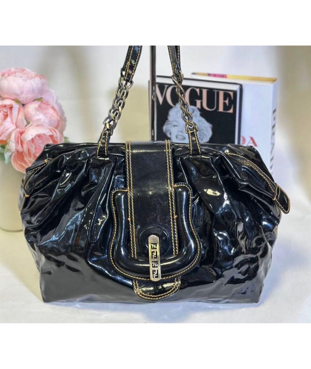 FENDI Черная сумка с короткими ручками из лакированной кожи, фото 6
