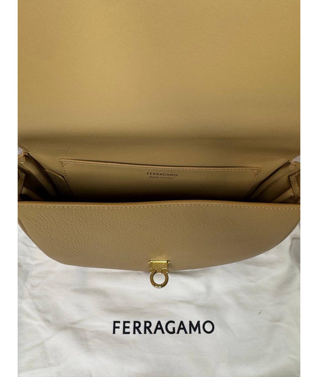 FERRAGAMO Бежевая кожаная сумка через плечо, фото 4