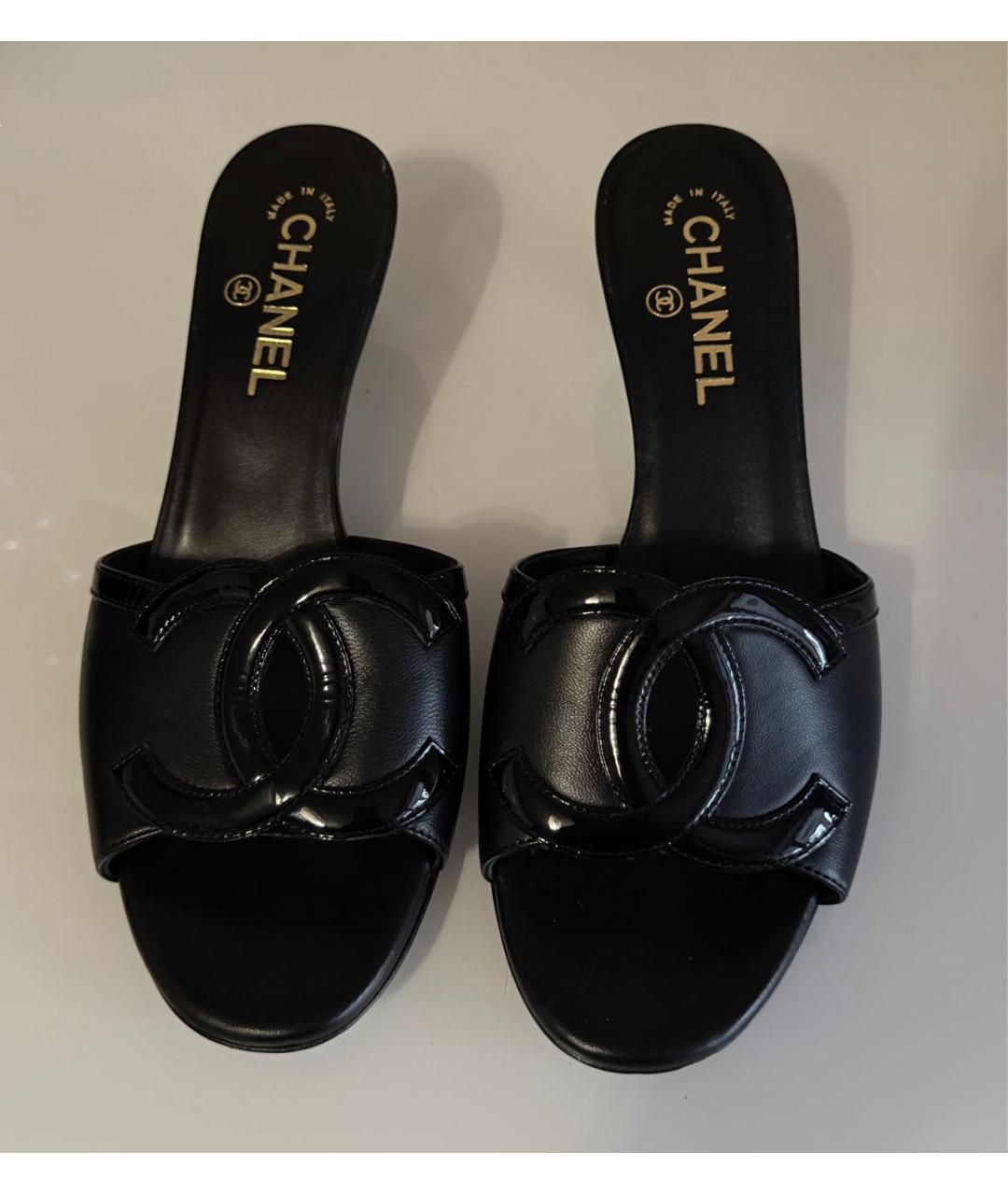 CHANEL Черные кожаные мюли, фото 3