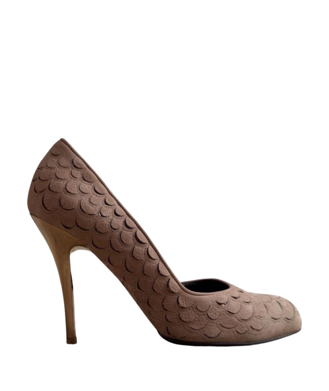 FERRAGAMO Бежевые замшевые туфли, фото 1