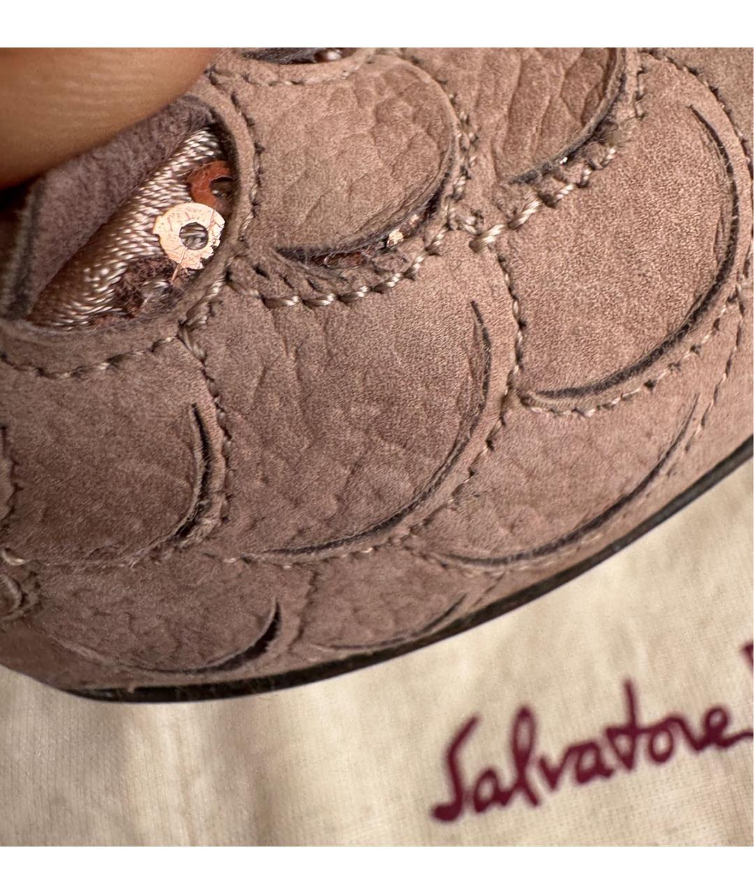 FERRAGAMO Бежевые замшевые туфли, фото 6