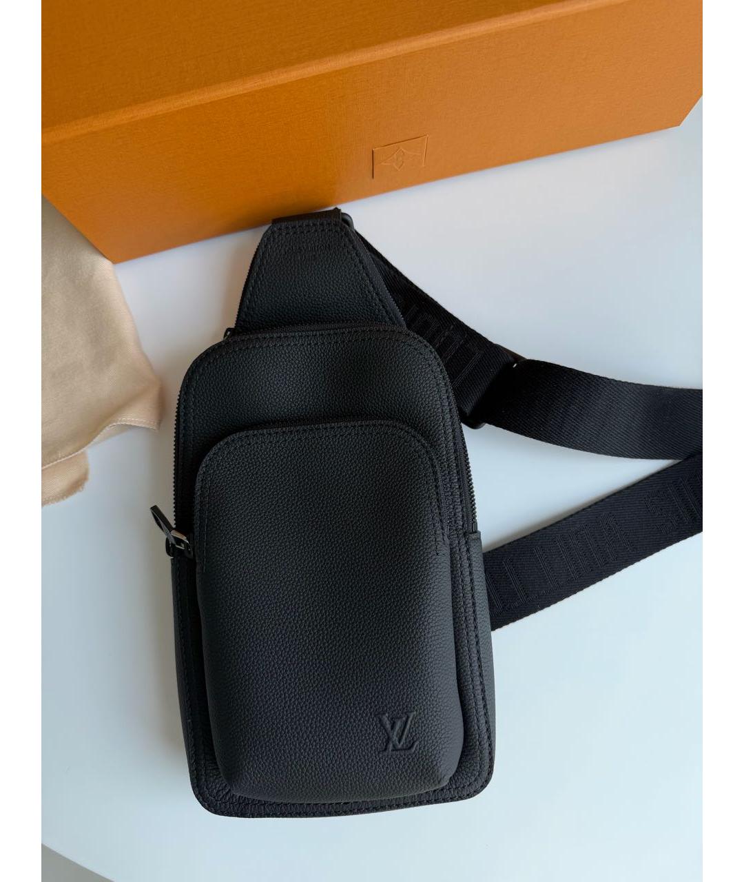LOUIS VUITTON Черная кожаная барсетка, фото 7