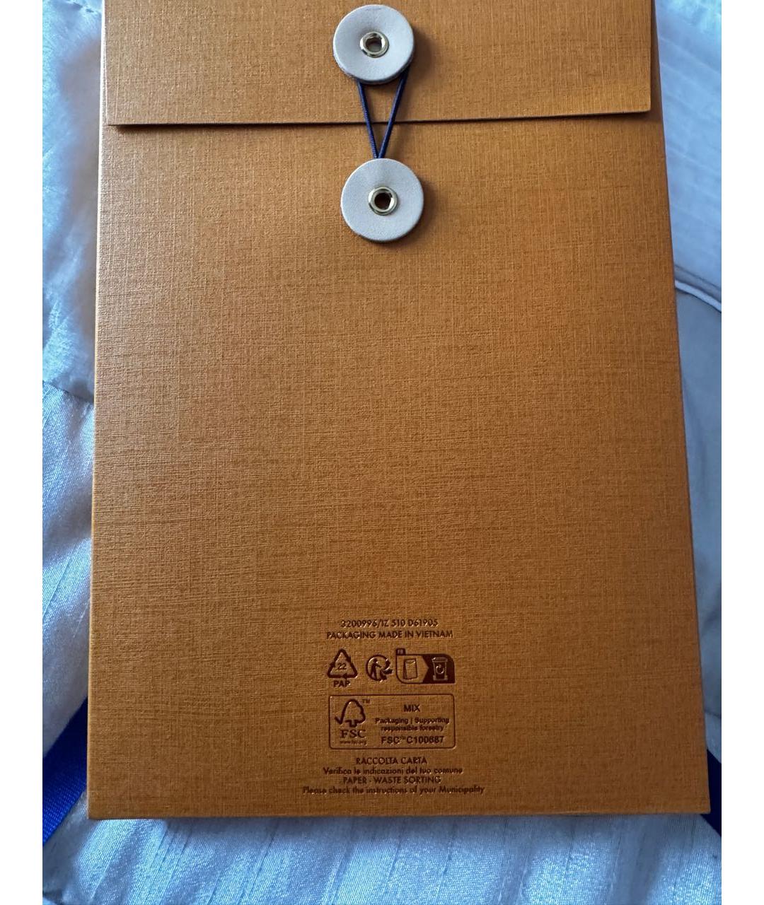 LOUIS VUITTON Синяя книга, фото 5