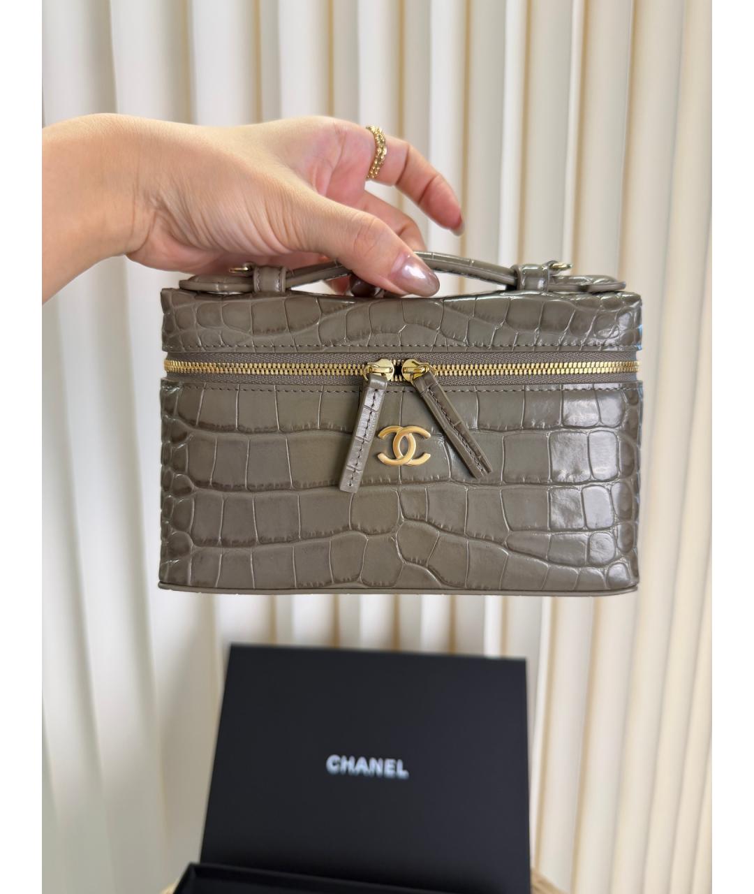 CHANEL Хаки кожаная сумка с короткими ручками, фото 6
