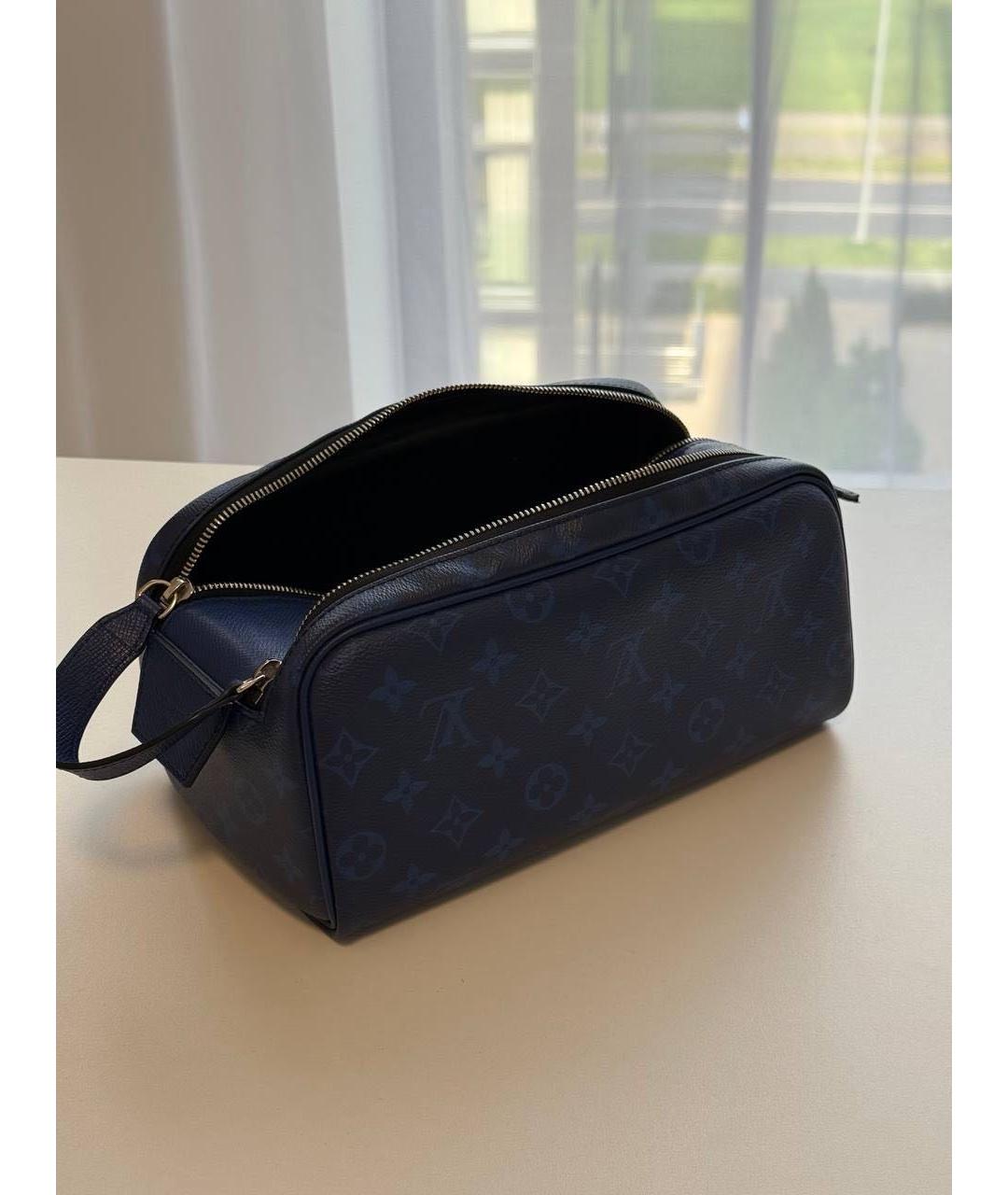 LOUIS VUITTON Темно-синяя кожаная барсетка, фото 2