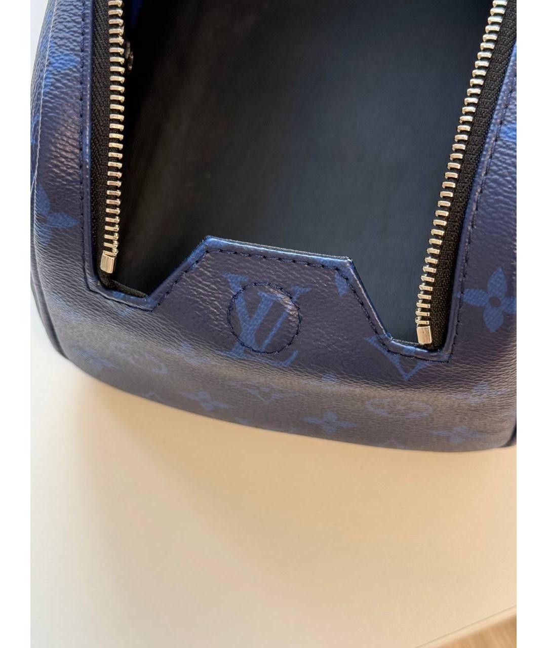 LOUIS VUITTON Темно-синяя кожаная барсетка, фото 8