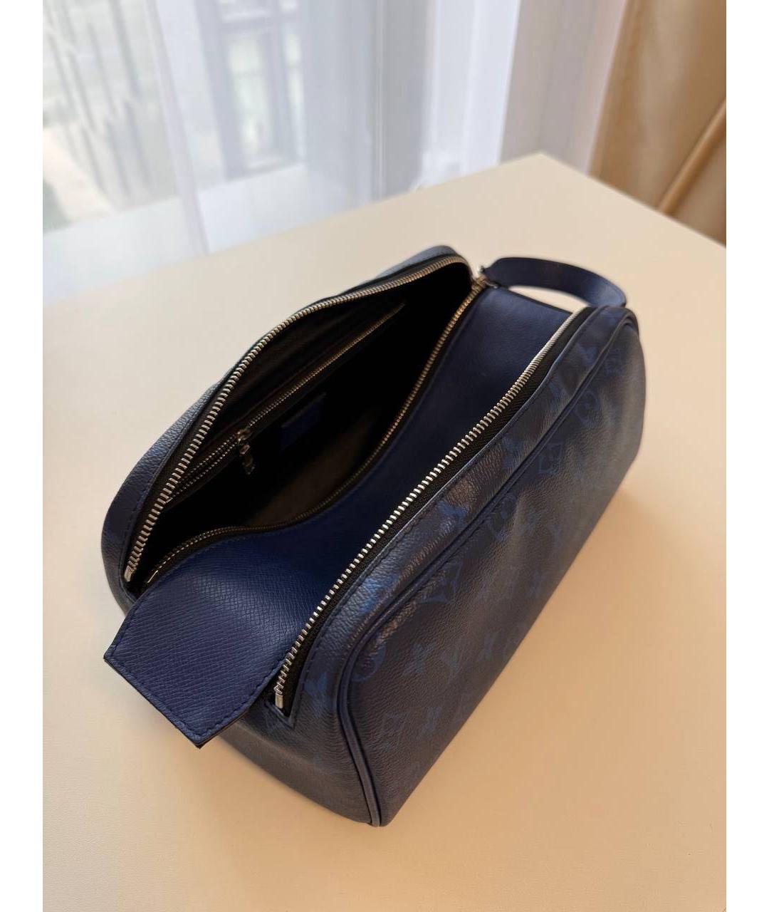 LOUIS VUITTON Темно-синяя кожаная барсетка, фото 7