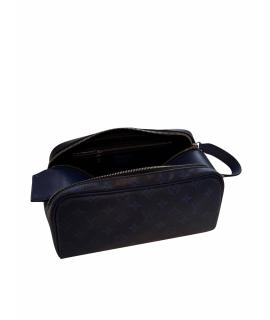 LOUIS VUITTON Барсетка