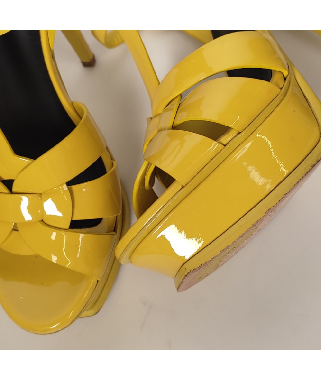SAINT LAURENT Желтые босоножки из лакированной кожи, фото 8