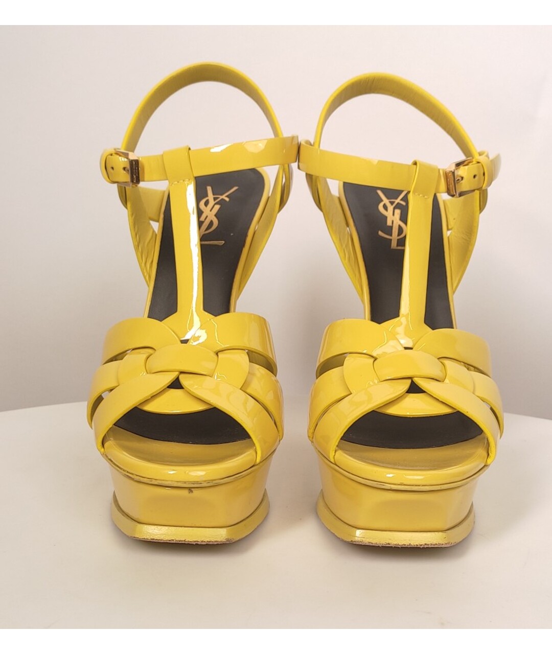 SAINT LAURENT Желтые босоножки из лакированной кожи, фото 2