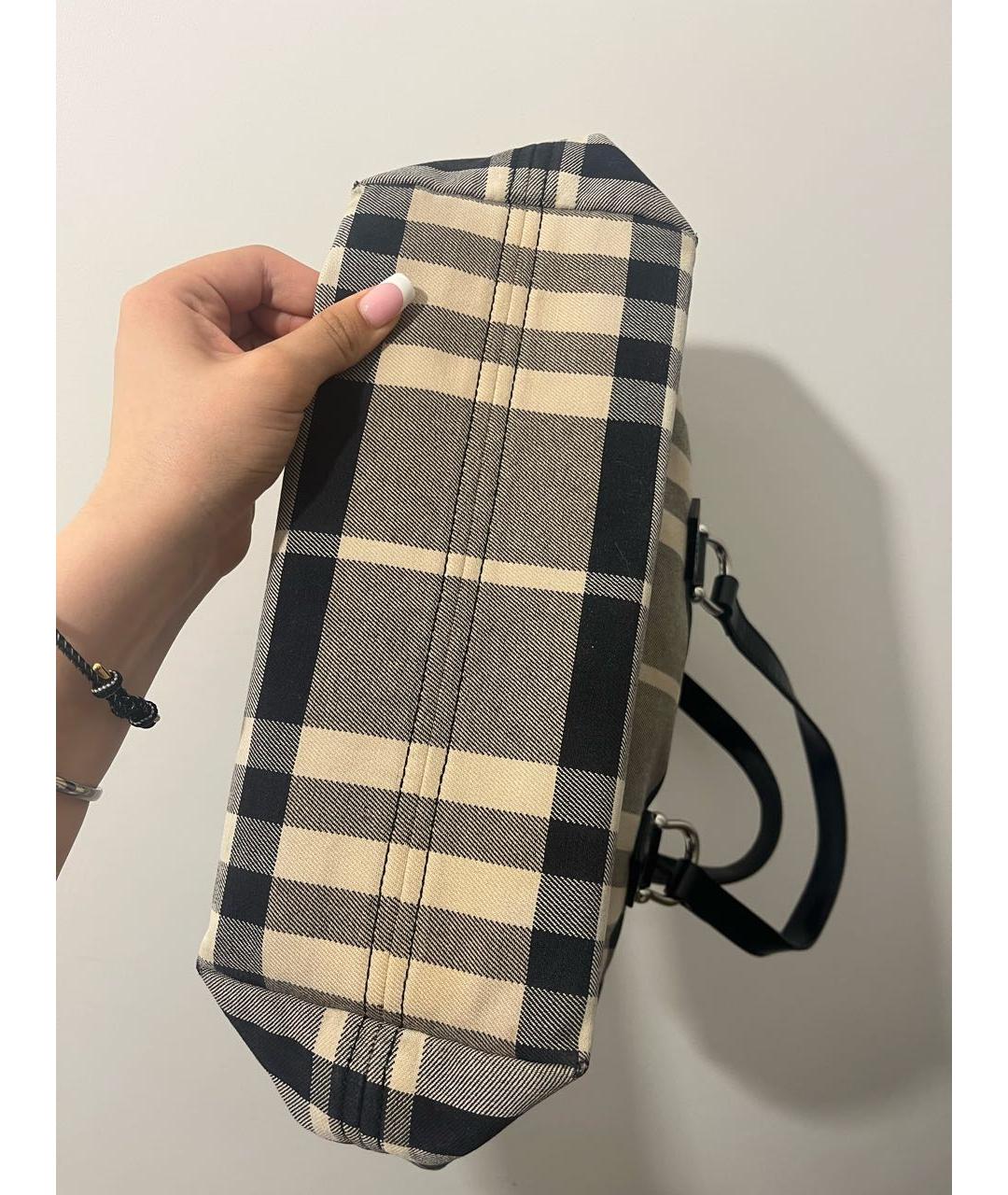 BURBERRY Черная сумка с короткими ручками из лакированной кожи, фото 3