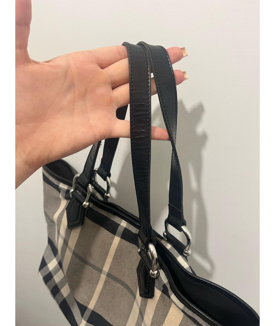 BURBERRY Черная сумка с короткими ручками из лакированной кожи, фото 5