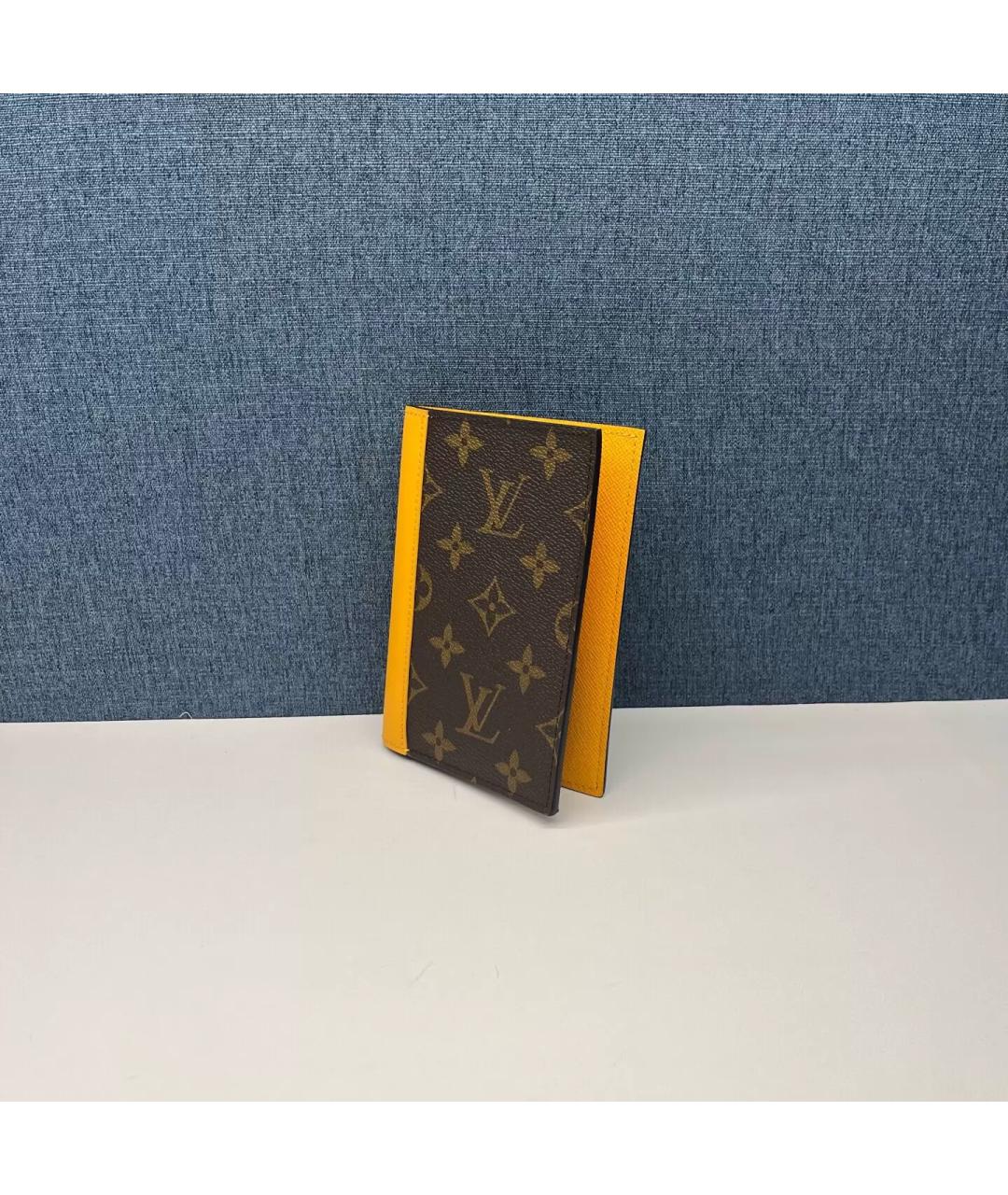 LOUIS VUITTON Коричневый кожаный кардхолдер, фото 4
