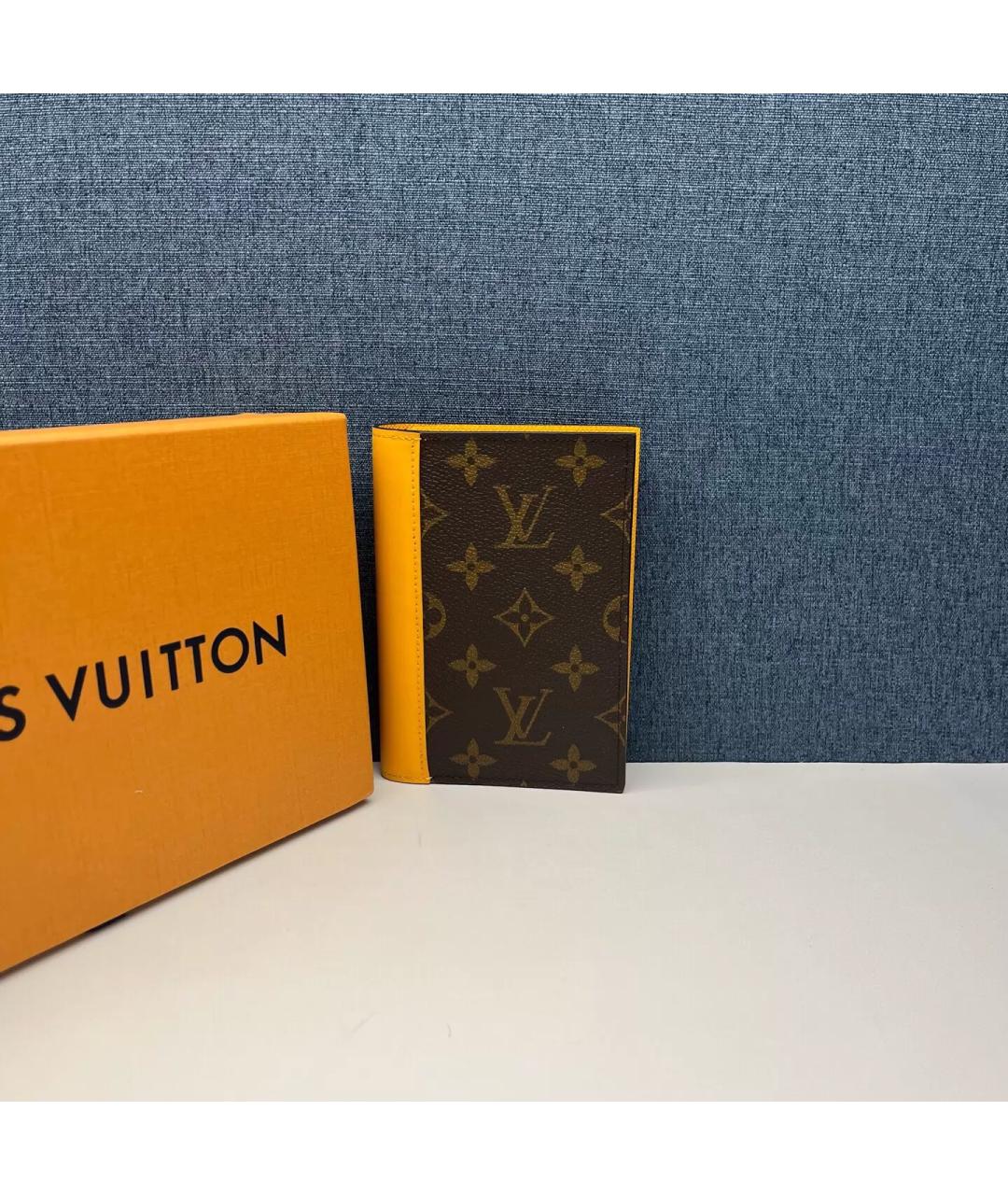 LOUIS VUITTON Коричневый кожаный кардхолдер, фото 8