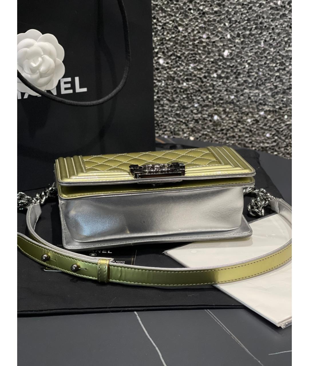 CHANEL Золотая сумка через плечо из лакированной кожи, фото 7