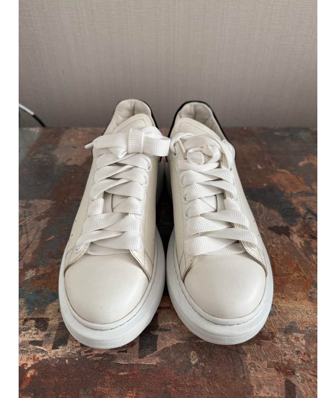 ALEXANDER MCQUEEN Белые кожаные кеды, фото 2