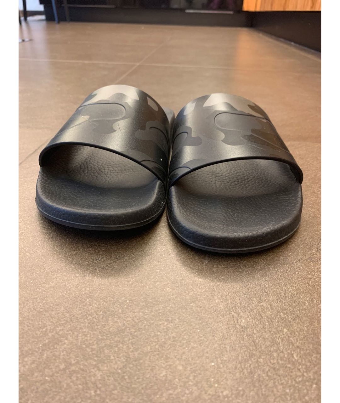 VALENTINO Черные резиновые сандалии, фото 2