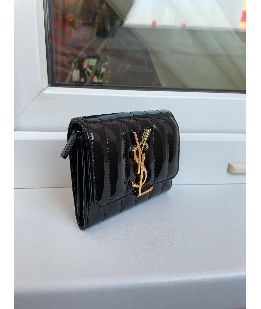 SAINT LAURENT Черный кошелек из лакированной кожи, фото 2