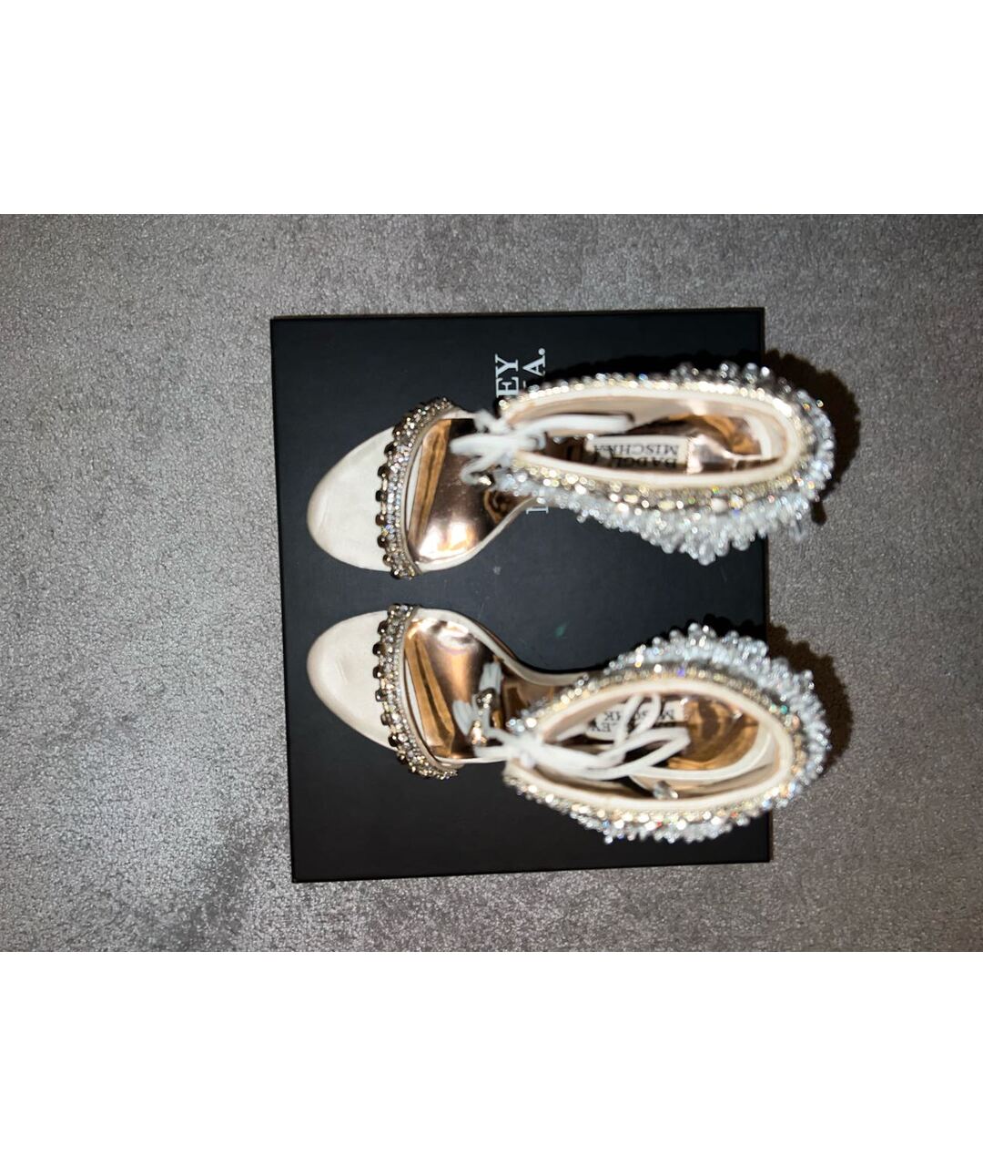 BADGLEY MISCHKA Белые свадебные туфли на высоком каблуке, фото 3