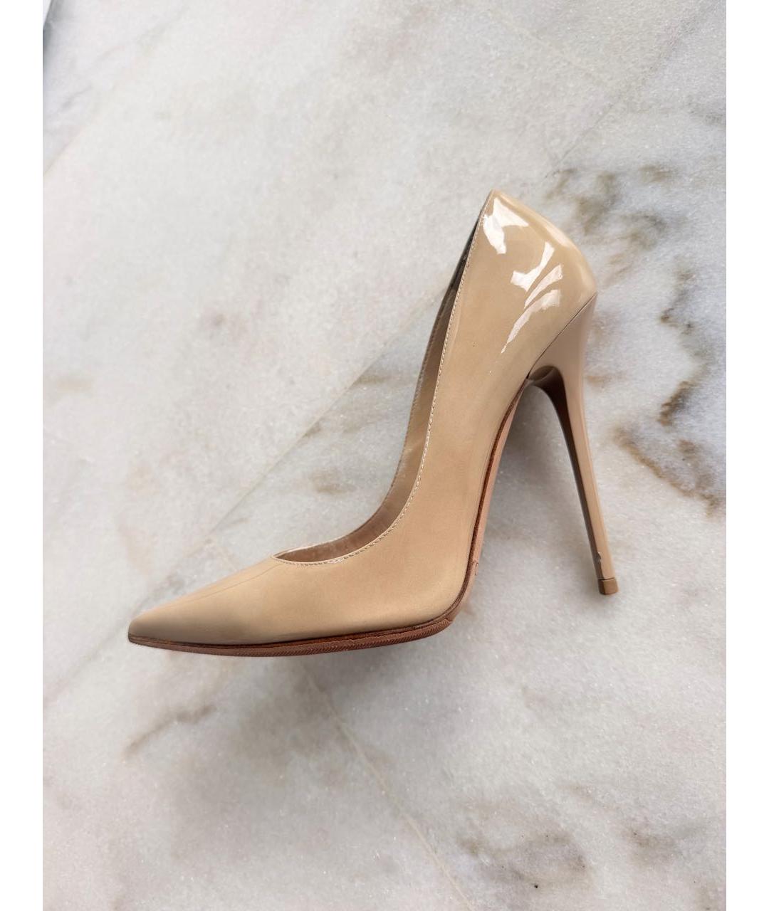 JIMMY CHOO Бежевые туфли из лакированной кожи, фото 9
