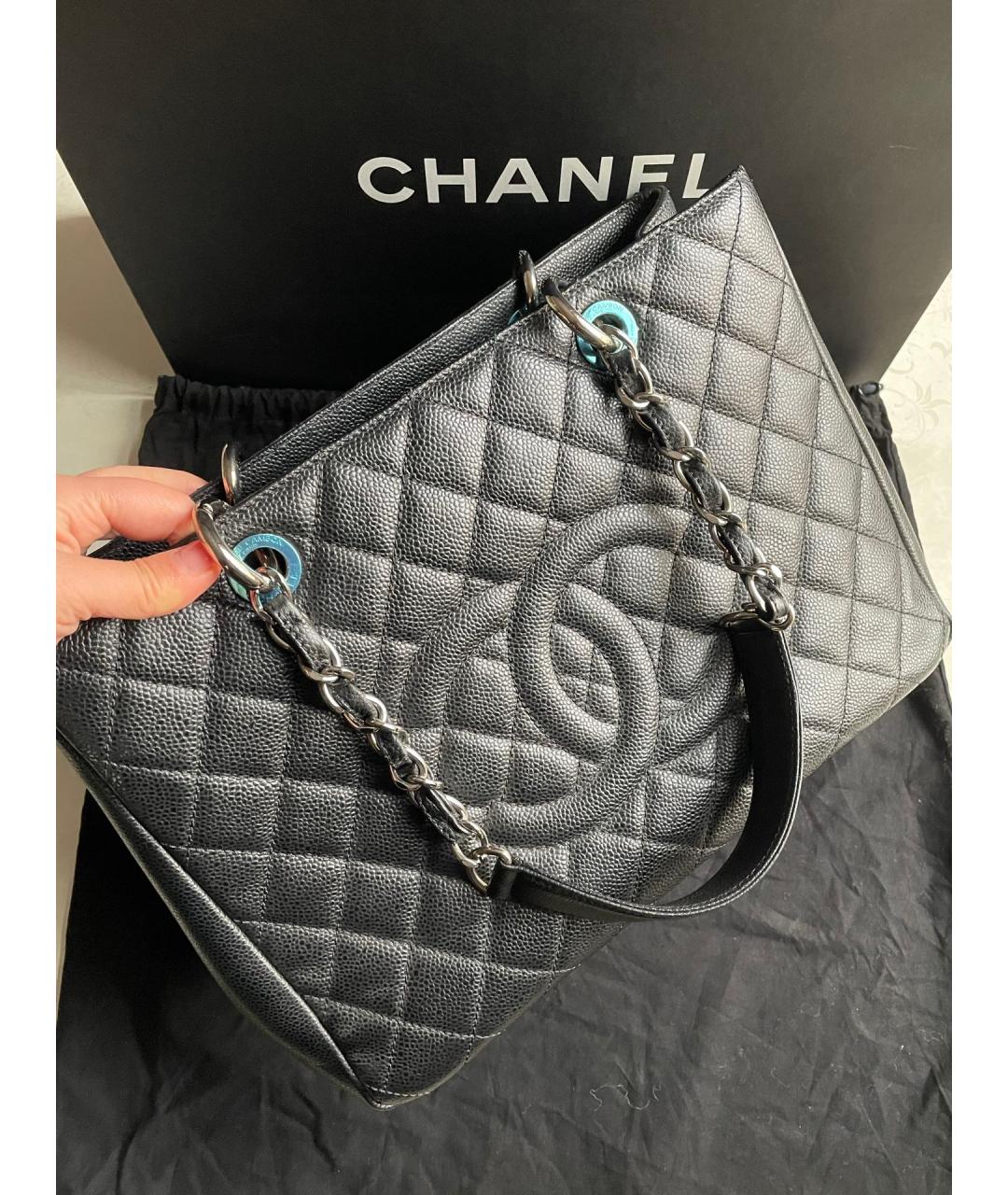 CHANEL Черная кожаная сумка через плечо, фото 2