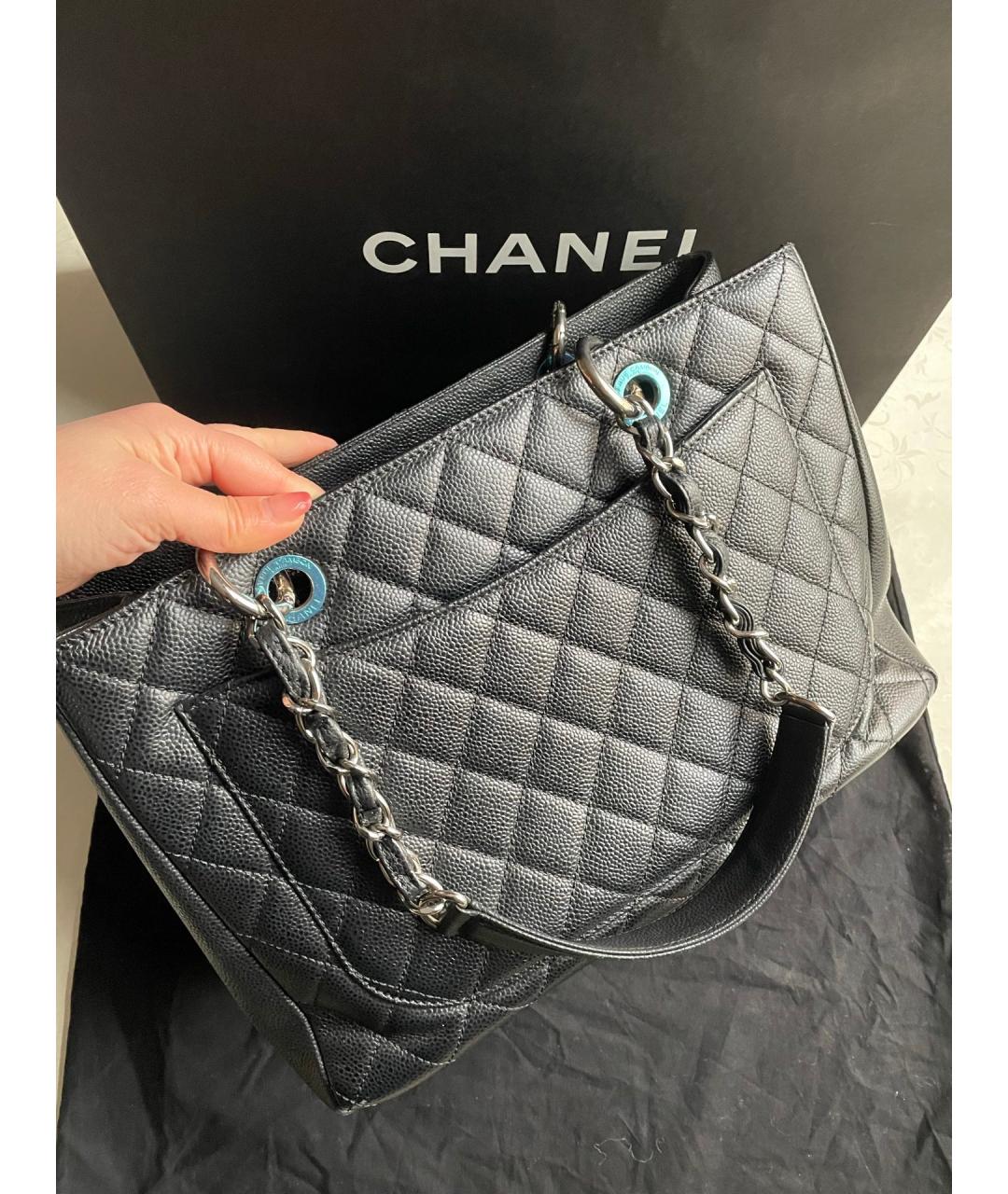 CHANEL Черная кожаная сумка через плечо, фото 3