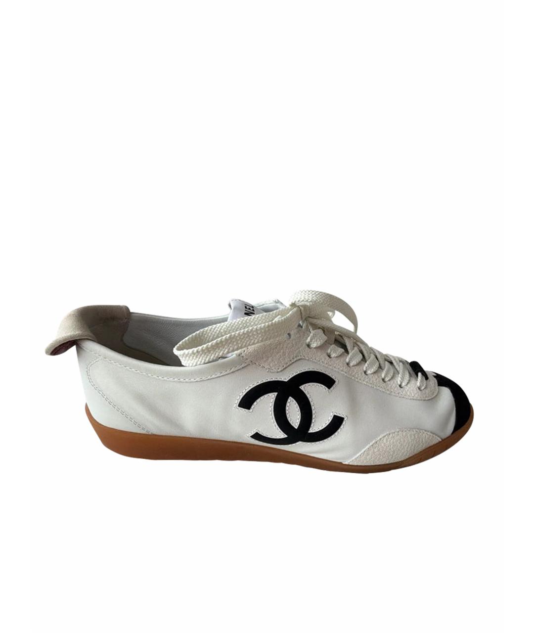 CHANEL Белые кожаные кеды, фото 1