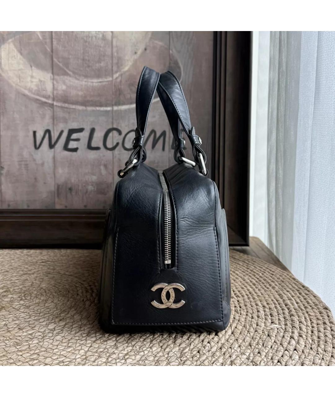 CHANEL Черная кожаная сумка с короткими ручками, фото 5