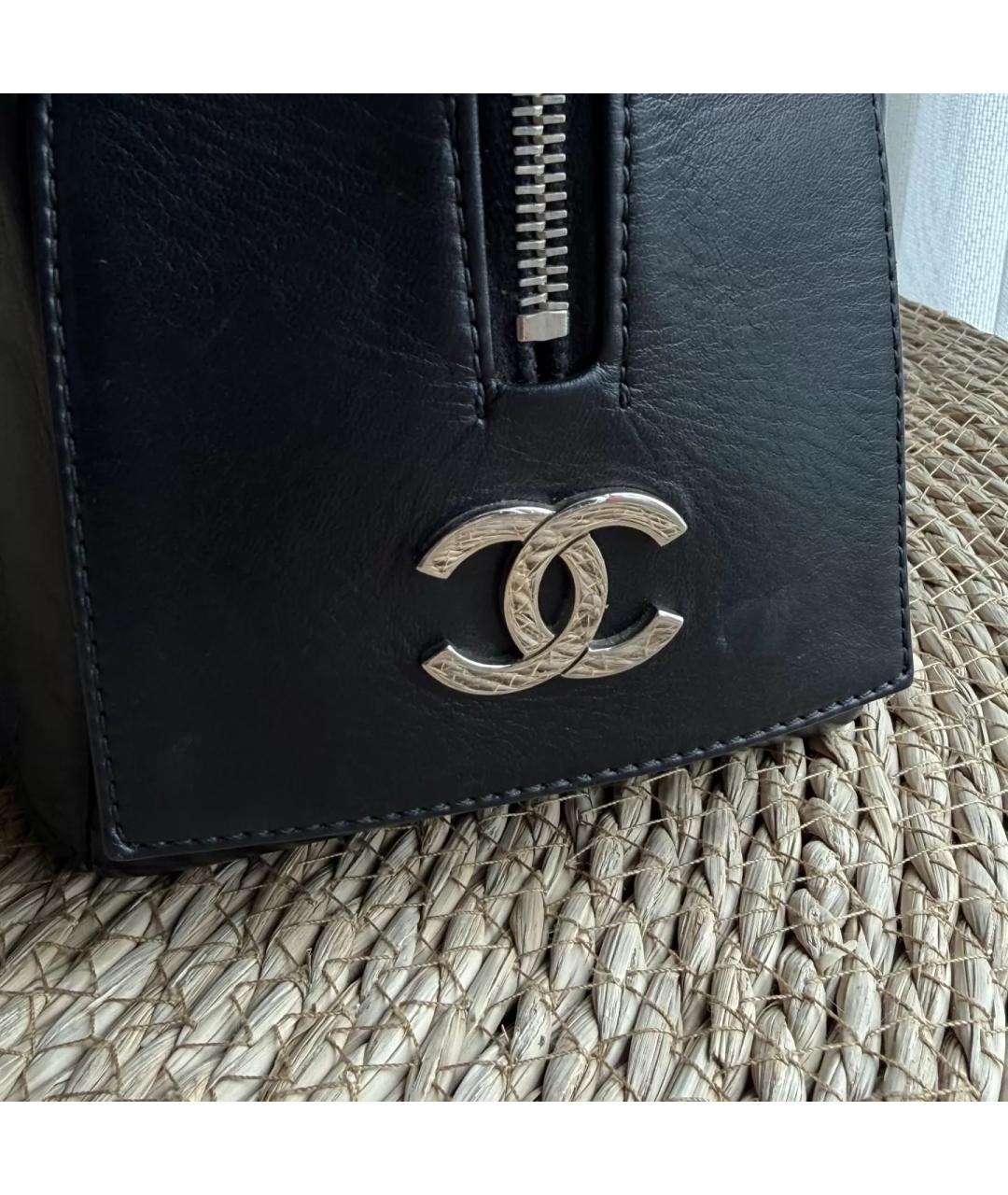 CHANEL Черная кожаная сумка с короткими ручками, фото 7