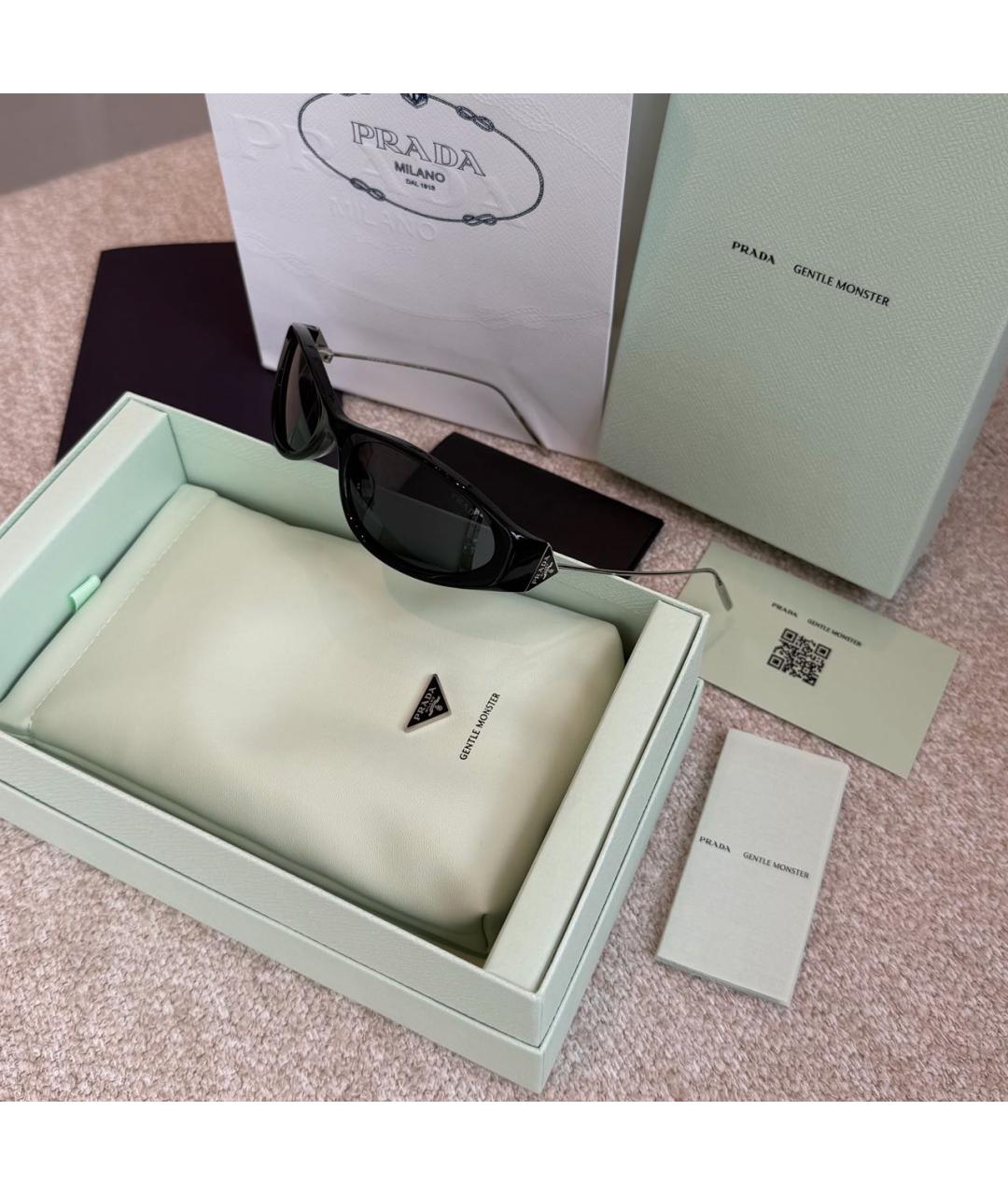 PRADA Черные пластиковые солнцезащитные очки, фото 3