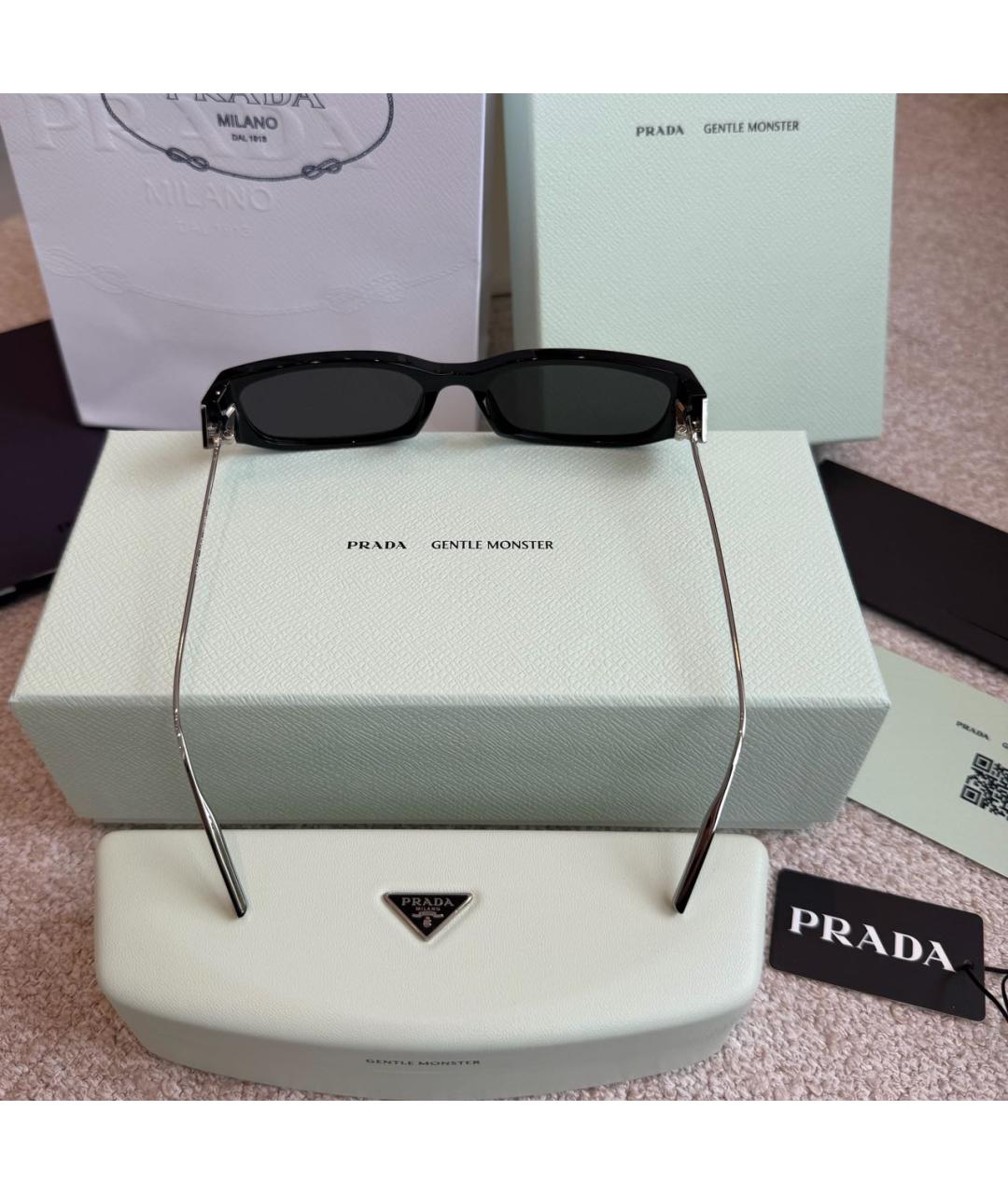 PRADA Черные пластиковые солнцезащитные очки, фото 4