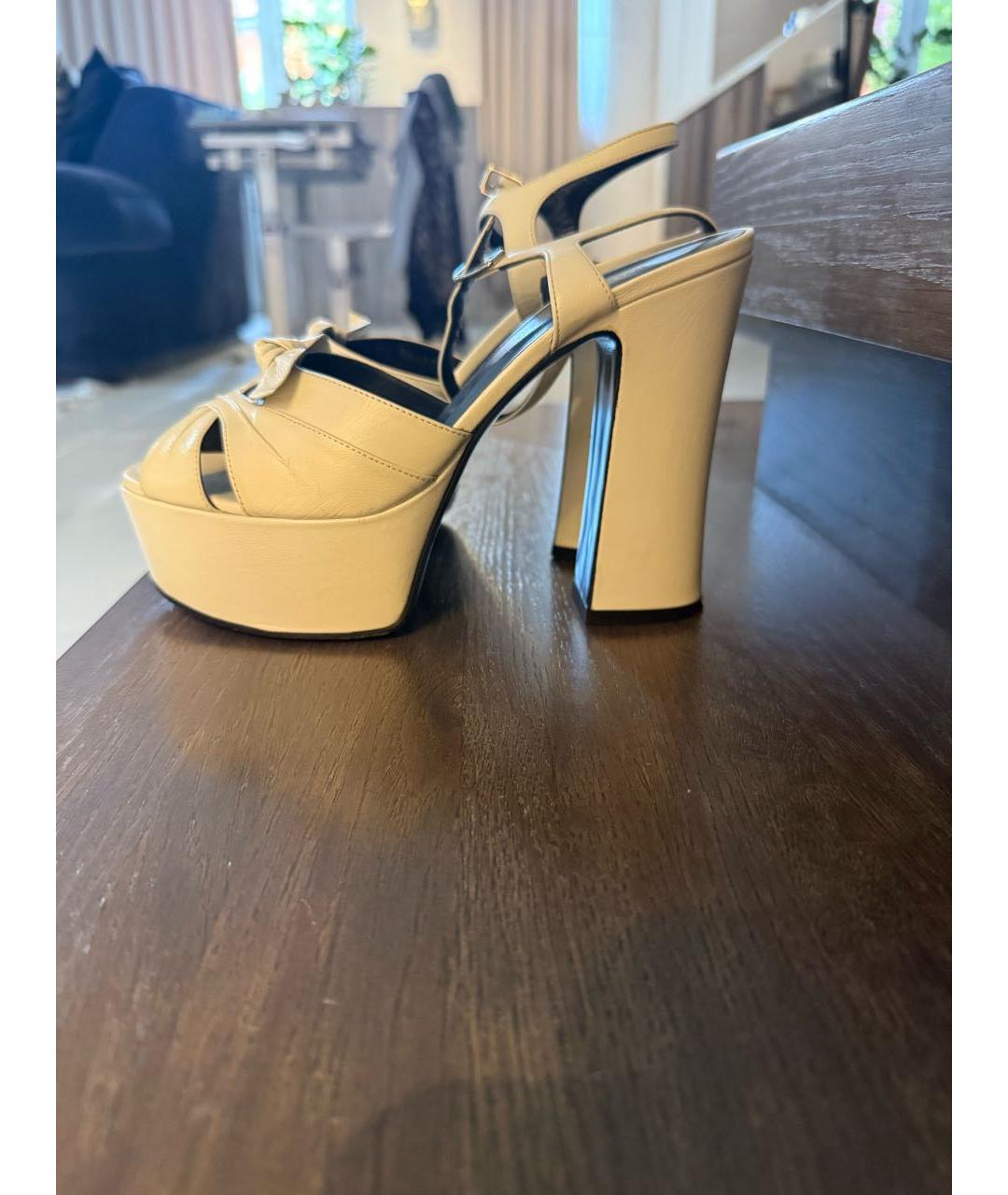 SAINT LAURENT Белые кожаные босоножки, фото 5