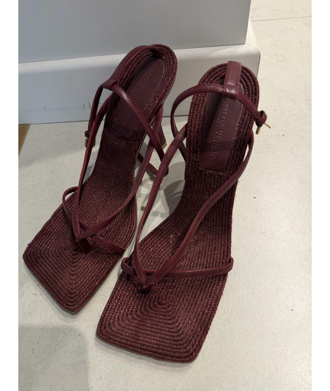 BOTTEGA VENETA Бордовые босоножки, фото 2