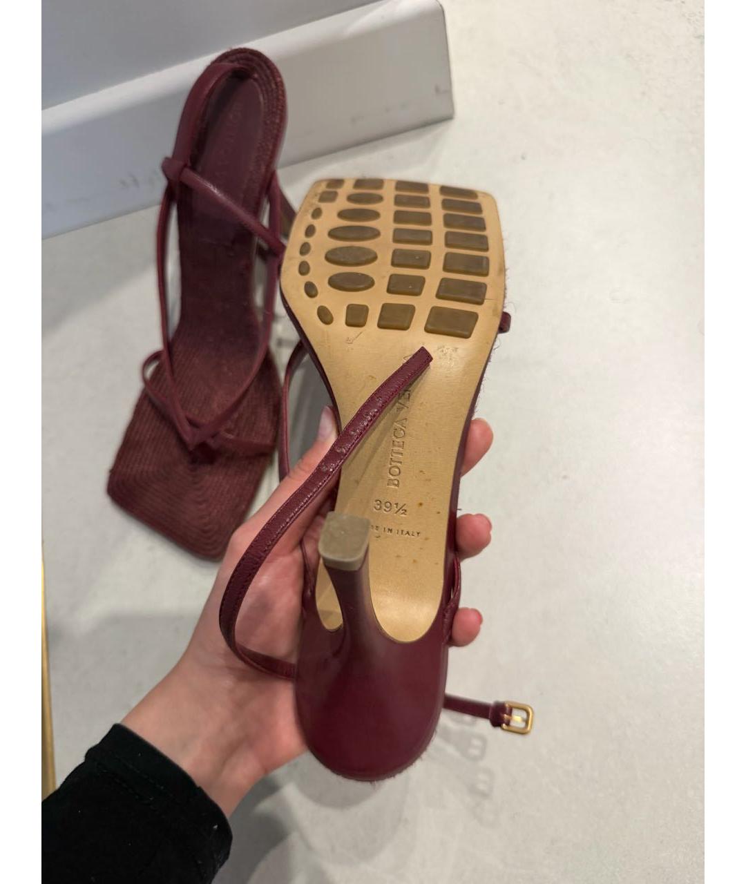 BOTTEGA VENETA Бордовые босоножки, фото 3