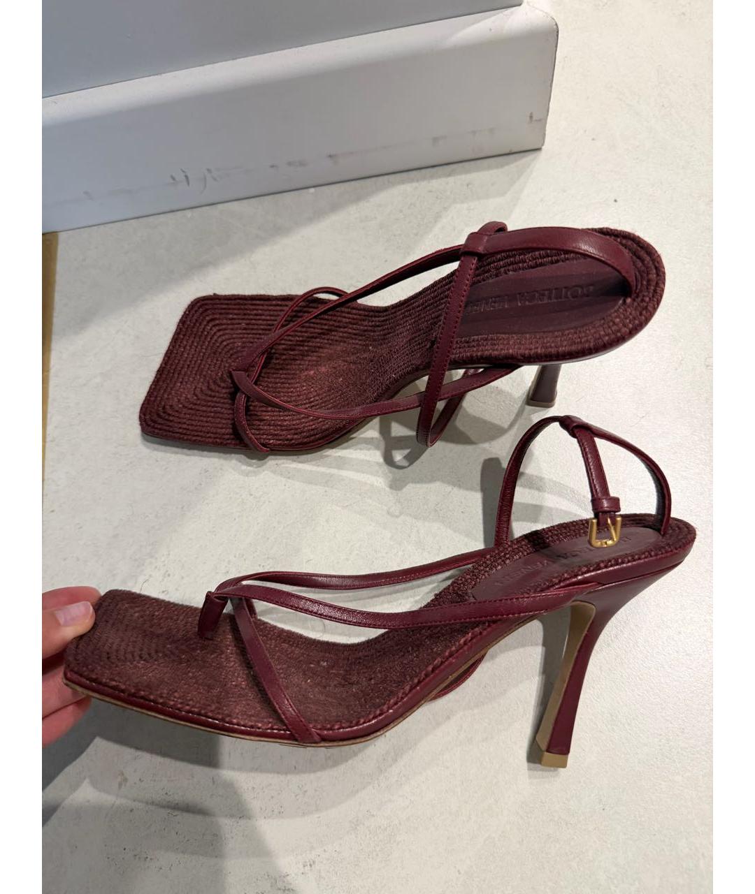 BOTTEGA VENETA Бордовые босоножки, фото 4