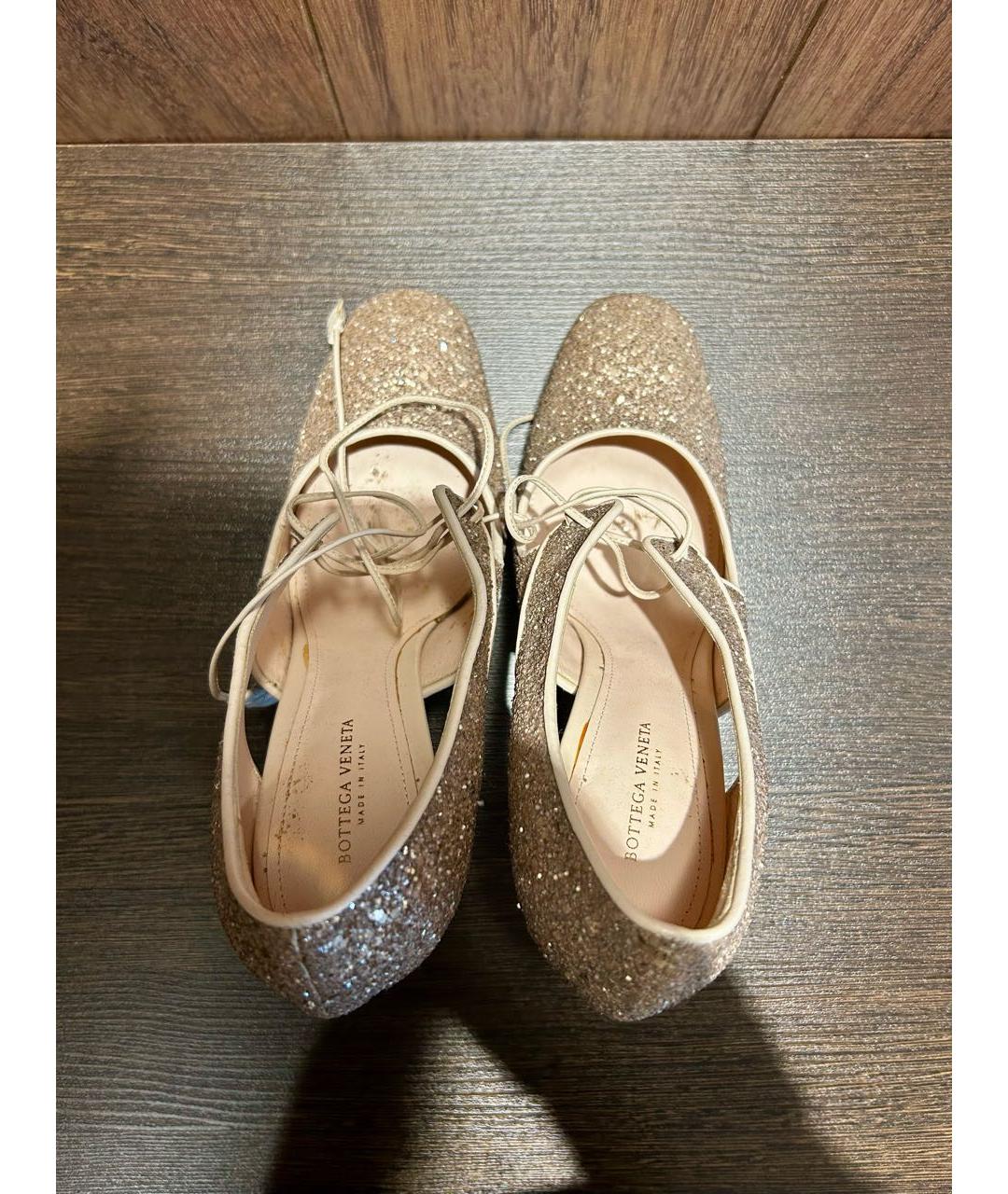 BOTTEGA VENETA Золотые кожаные туфли, фото 3