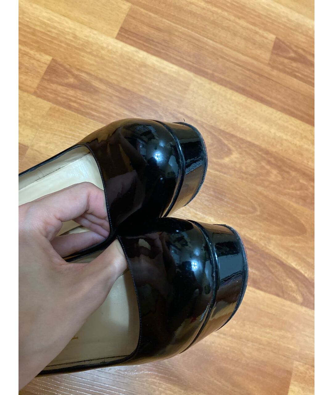 CHRISTIAN LOUBOUTIN Черные туфли из лакированной кожи, фото 6