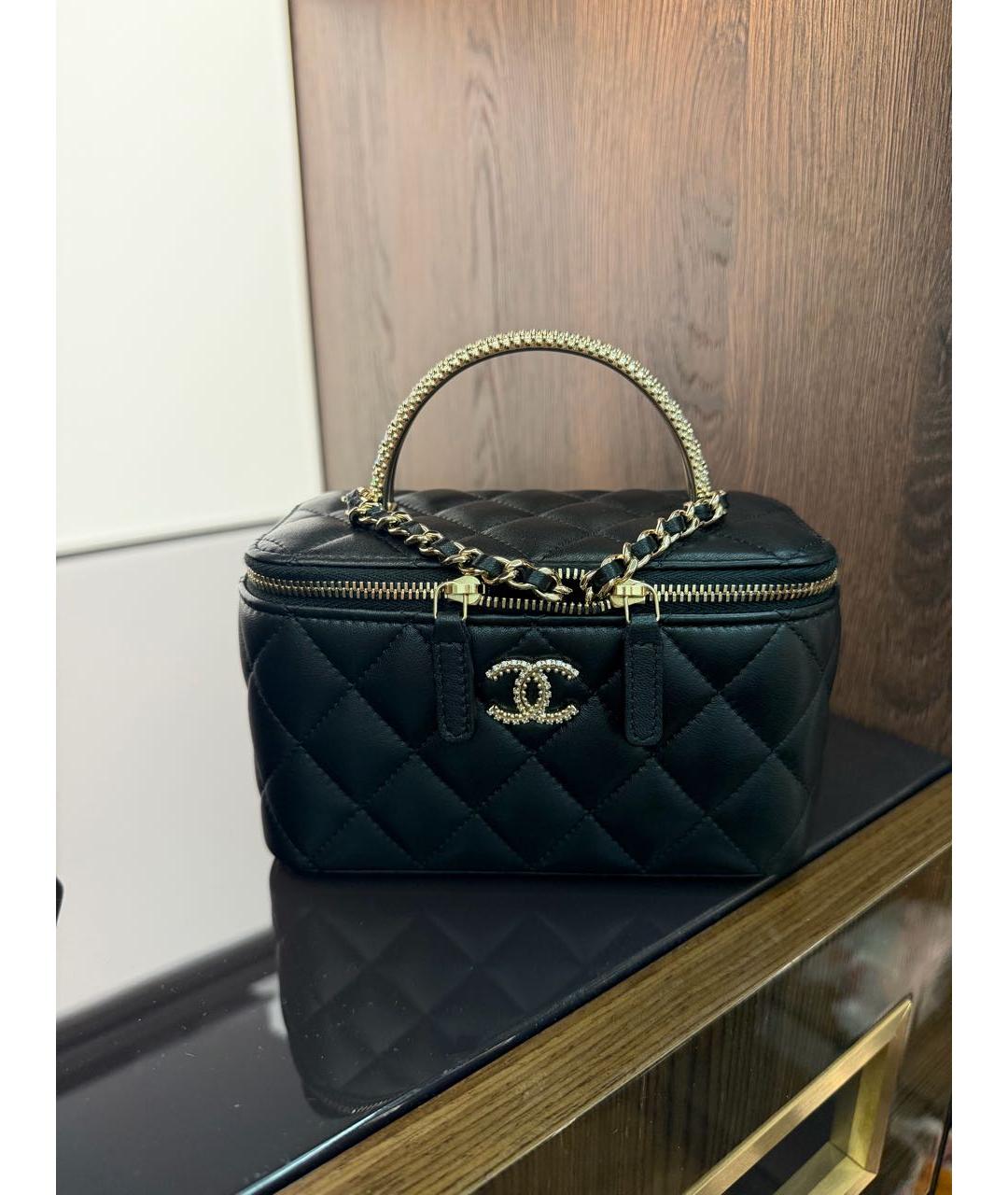 CHANEL Черная кожаная сумка с короткими ручками, фото 6