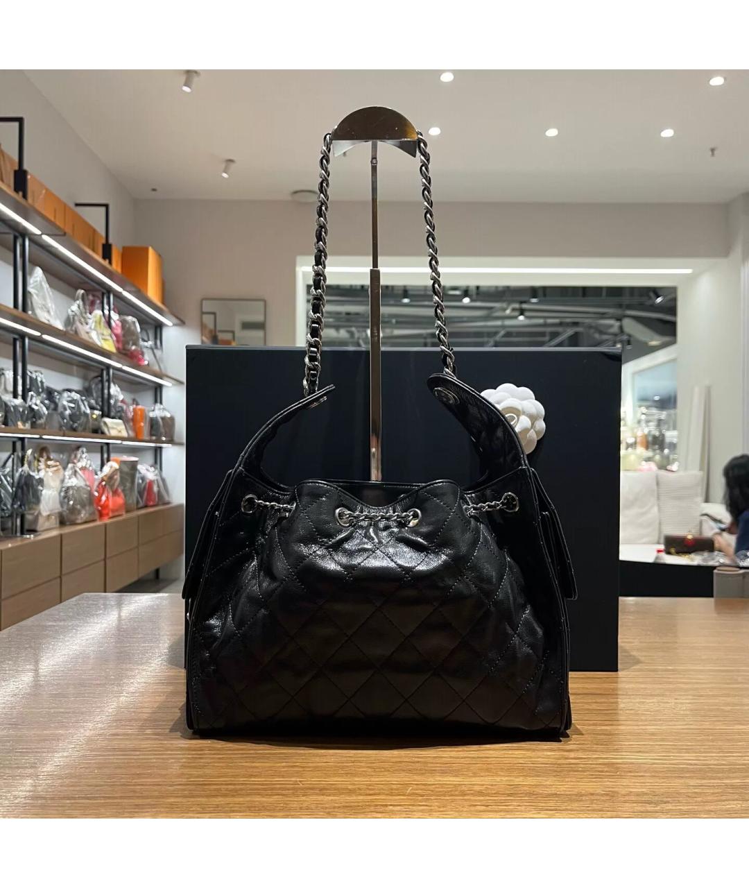 CHANEL Черная кожаная сумка через плечо, фото 4
