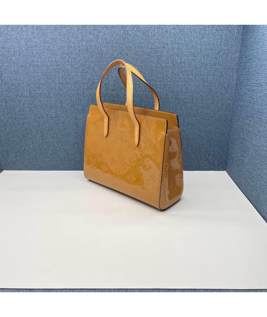 LOUIS VUITTON Бежевая сумка с короткими ручками из лакированной кожи, фото 4