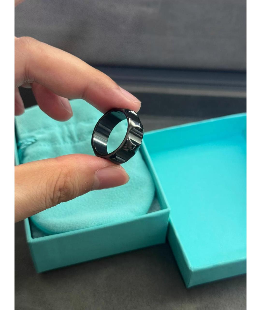 TIFFANY&CO Черное металлическое кольцо, фото 5