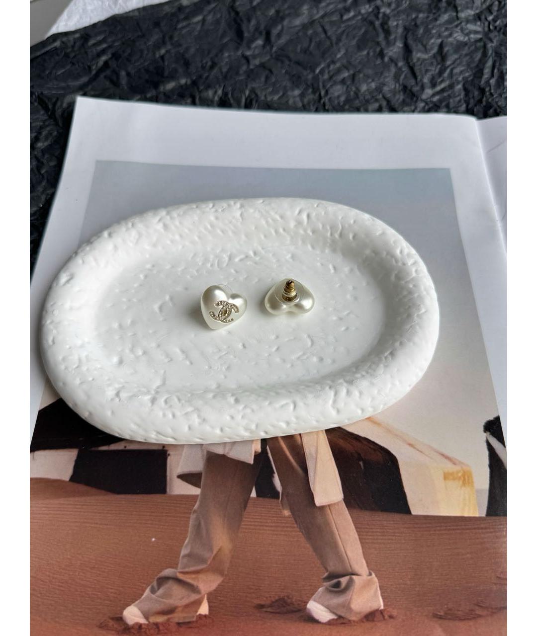 CHANEL Белые серьги, фото 4