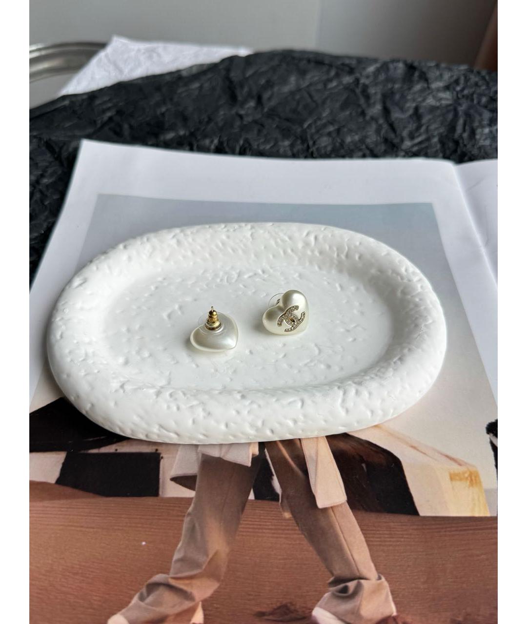 CHANEL Белые серьги, фото 6