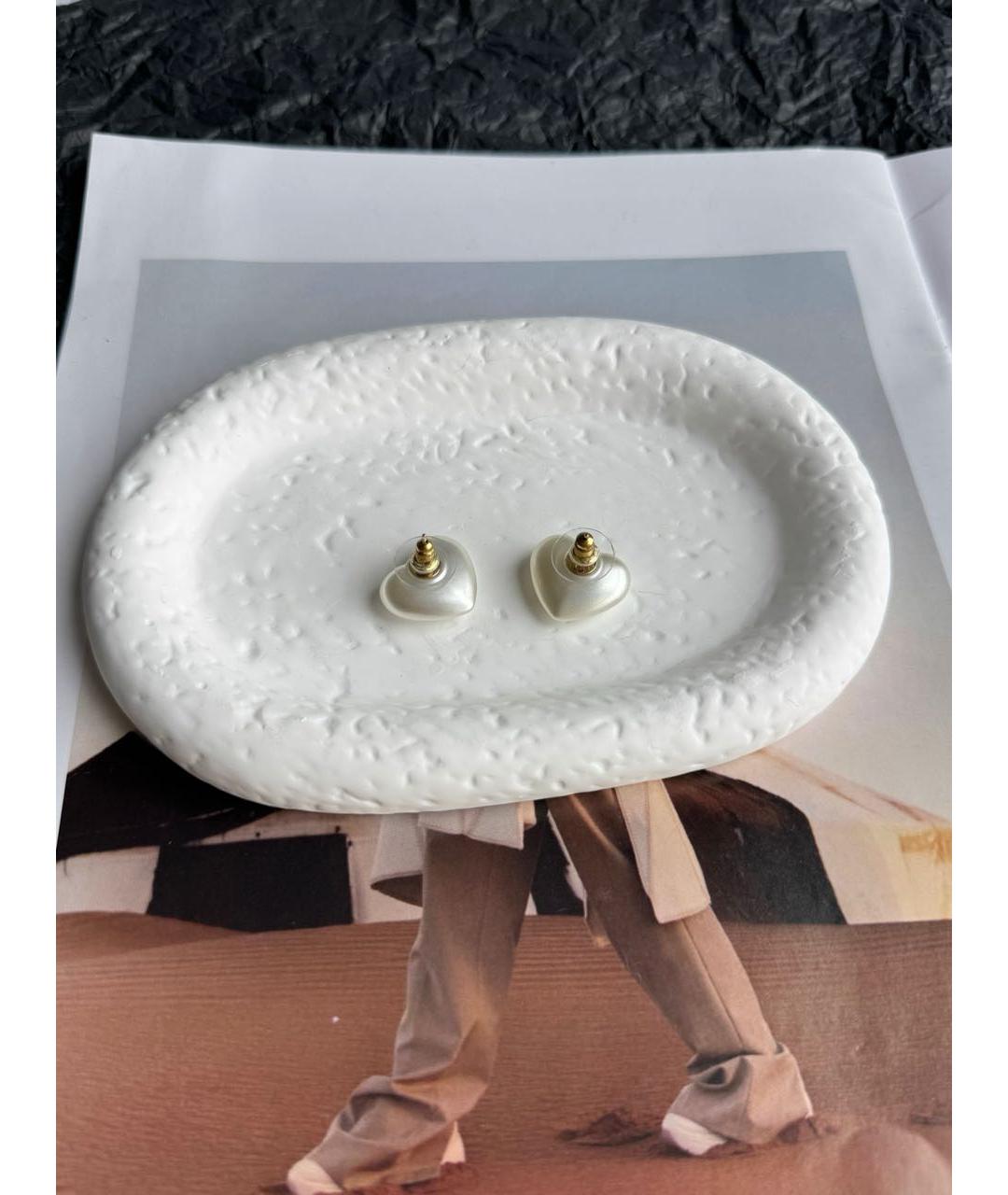 CHANEL Белые серьги, фото 2