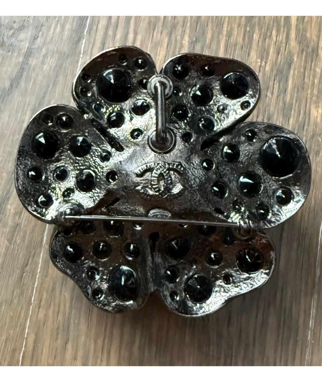 CHANEL Черная металлическая булавка / брошь, фото 6