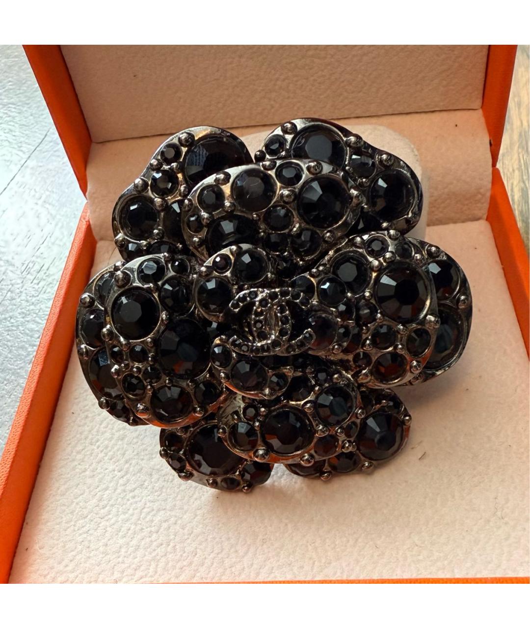 CHANEL Черная металлическая булавка / брошь, фото 2