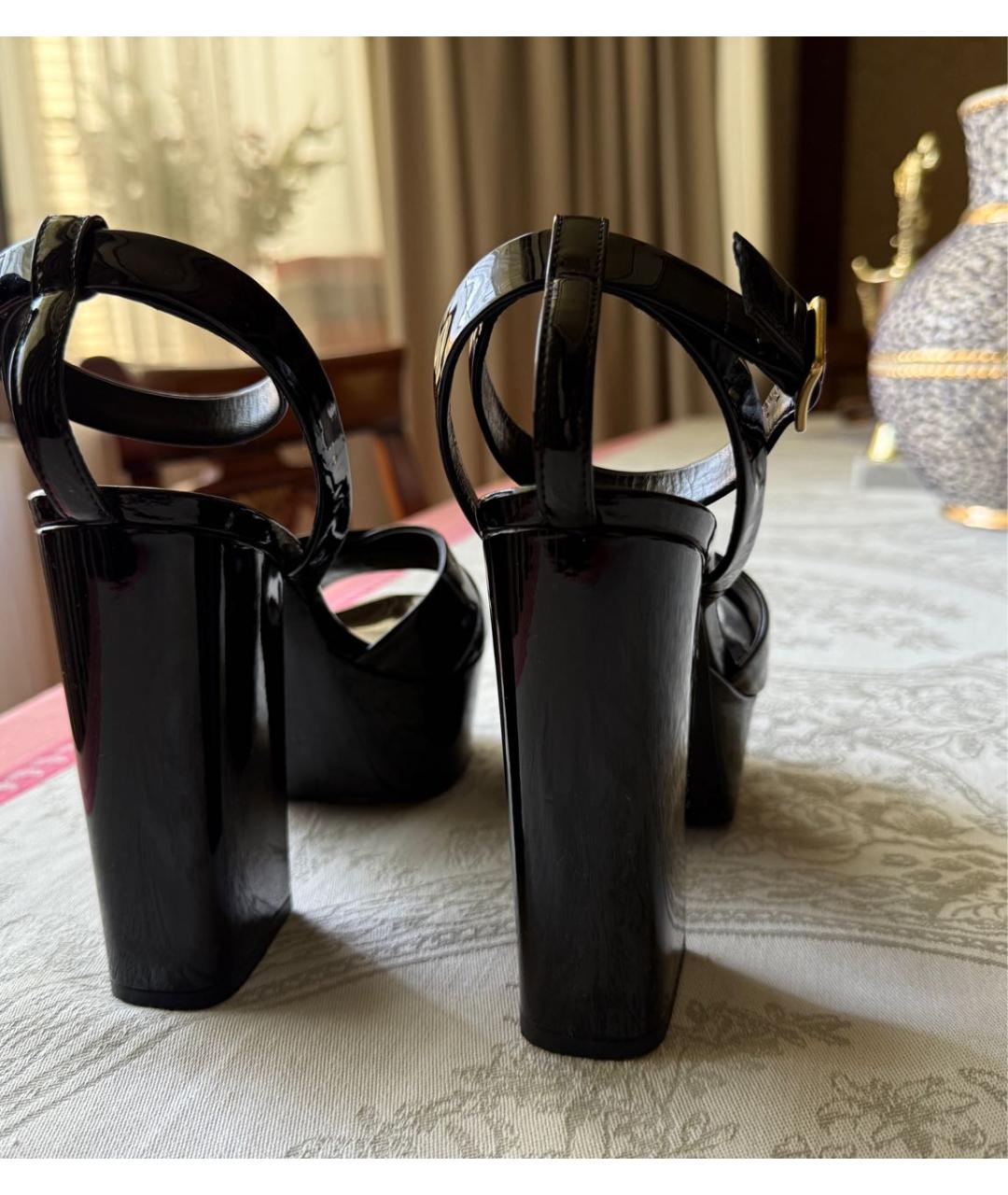 SAINT LAURENT Черные босоножки из лакированной кожи, фото 4