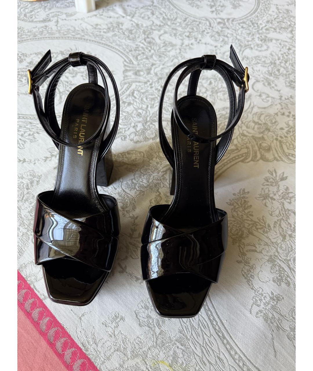 SAINT LAURENT Черные босоножки из лакированной кожи, фото 2