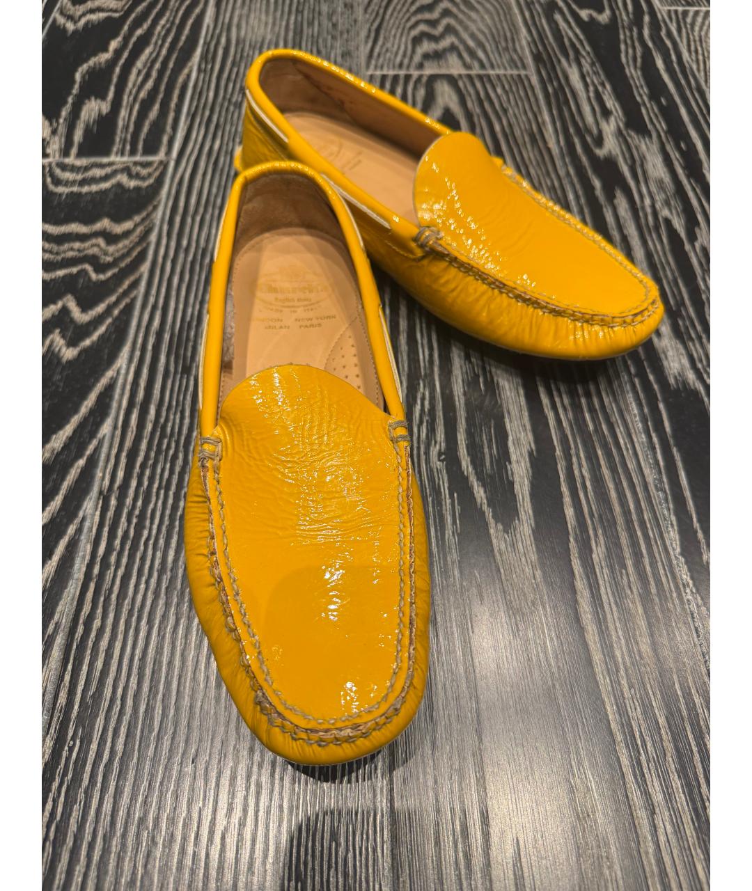 ALEXANDER MCQUEEN Горчичные мокасины из лакированной кожи, фото 2