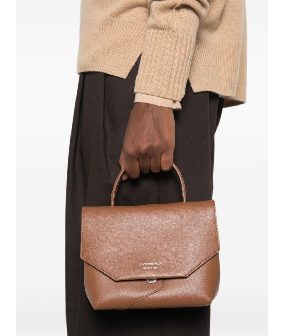 EMPORIO ARMANI Коричневая кожаная сумка с короткими ручками, фото 4